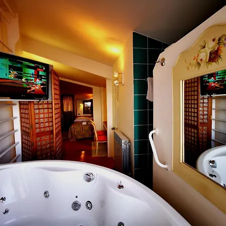 House Bellavista With Hot Pool Трогир