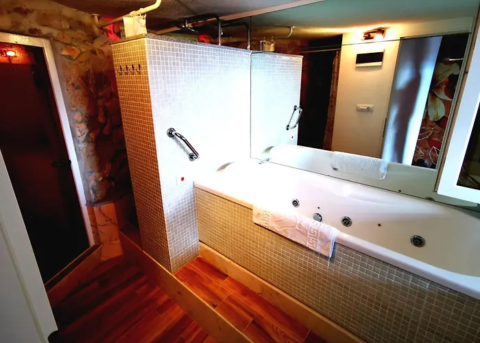 House Bellavista With Hot Pool Apartmán