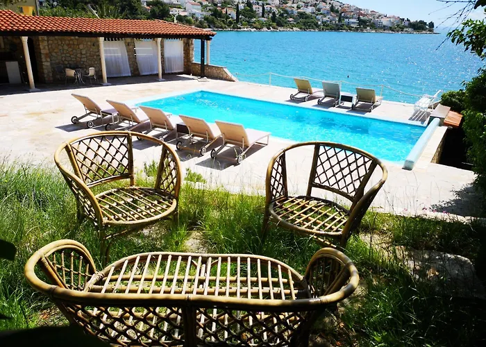 House Bellavista With Hot Pool Trogir