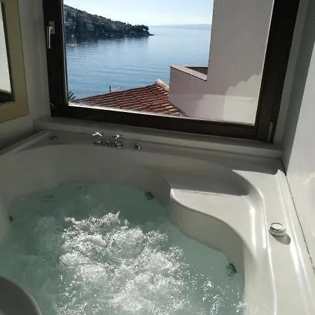 House Bellavista With Hot Pool Trogir