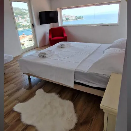 House Bellavista With Hot Pool Trogir