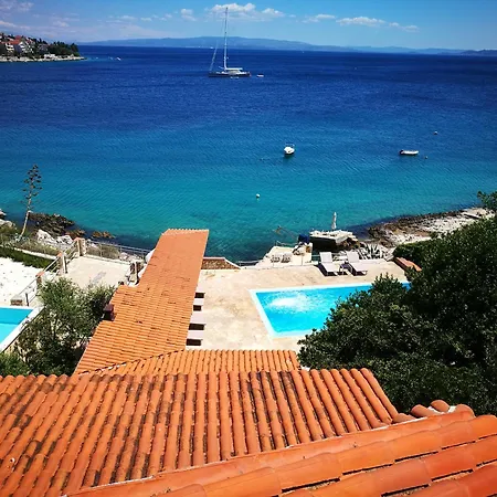 Daire House Bellavista With Hot Pool Trogir