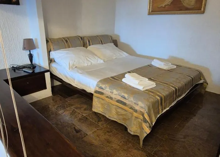 House Bellavista With Hot Pool Appartement