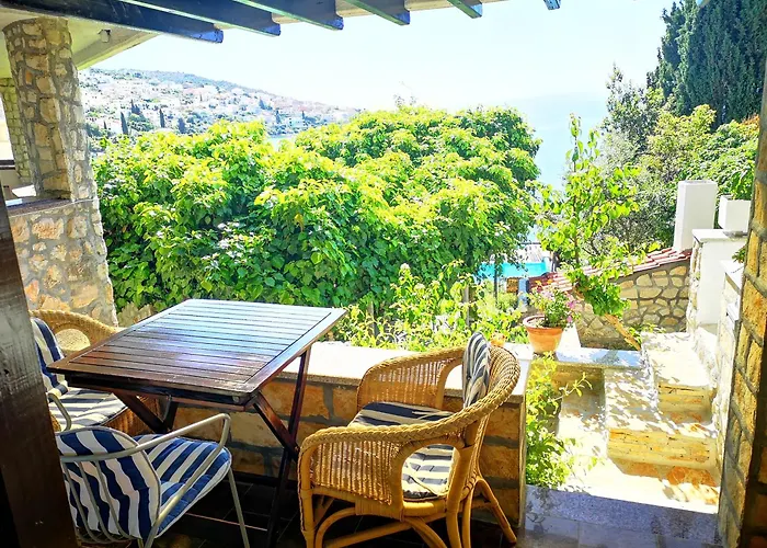 House Bellavista With Hot Pool Appartement