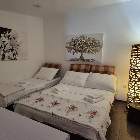 Апартаменти House Bellavista With Hot Pool *