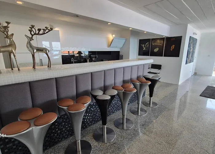 House Bellavista With Hot Pool Apartamento Trogir