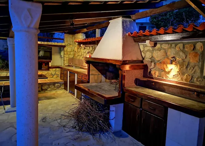 House Bellavista With Hot Pool Trogir